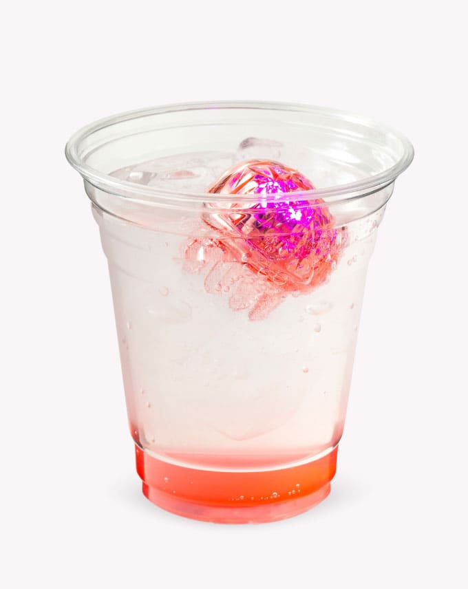 光るクラゲ入り桜ソーダ